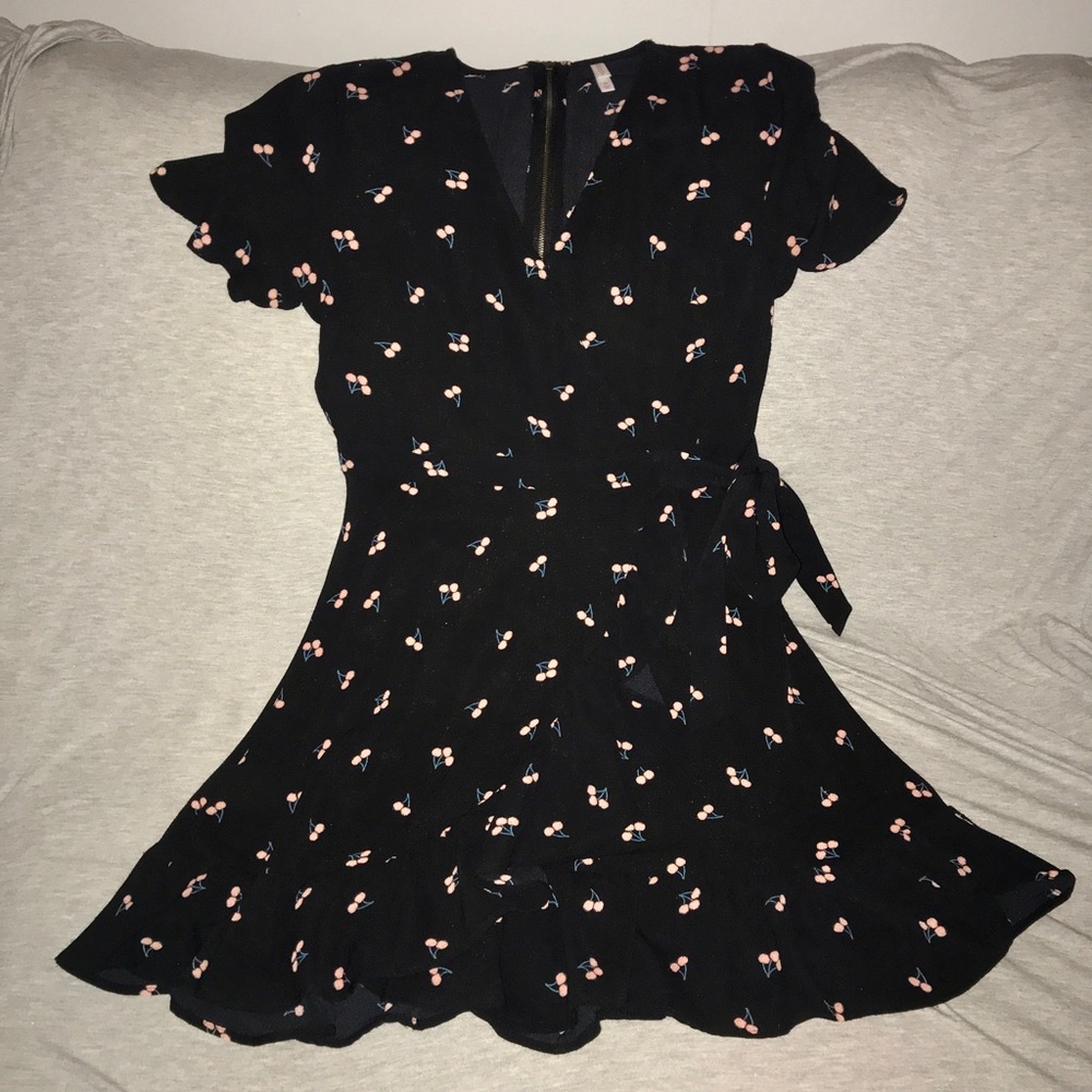 Short sleeve faux wrap dress
